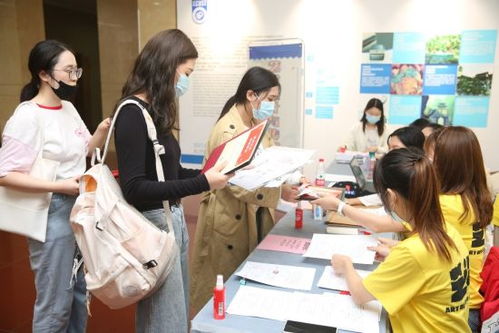 首超本科新生 华理迎来4600余名研究生新生