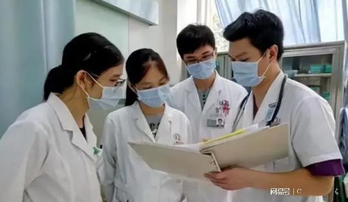 学医8年因身高就业困难, 1米3女研究生曝光不公, 反遭网友抨击