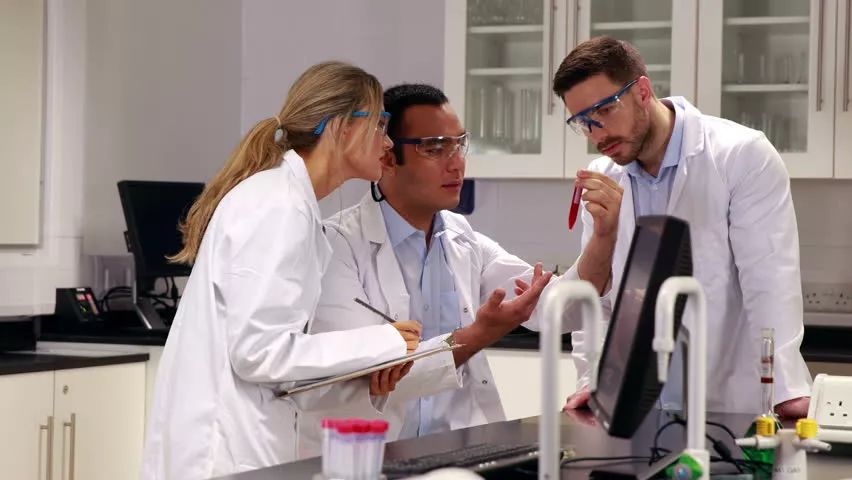 一个导师带几个研究生?研究生导师为什么喜欢问学生家境有隐情吗